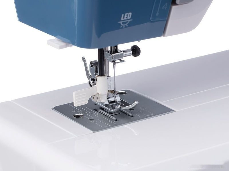 Электромеханическая швейная машина Chayka SewLux 200