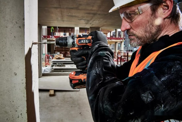 Ударная дрель-шуруповерт AEG Powertools BSB 18SBL 4935478456 (без АКБ)