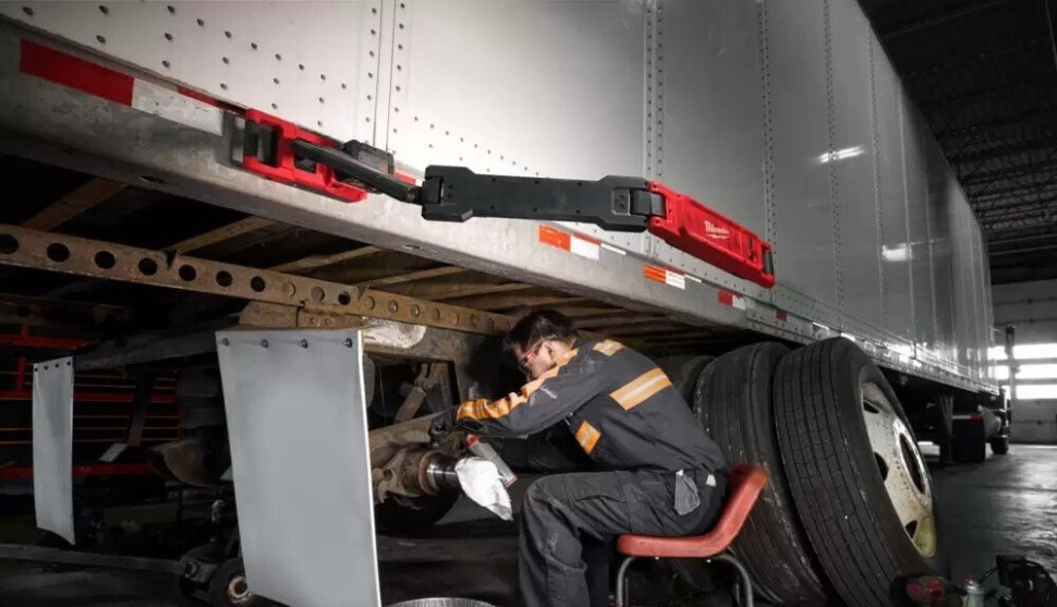 Фонарь Milwaukee M18 ABL-0 4933498147 (без ЗУ)