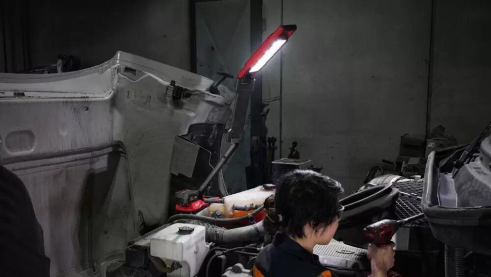 Фонарь Milwaukee M18 ABL-0 4933498147 (без ЗУ)