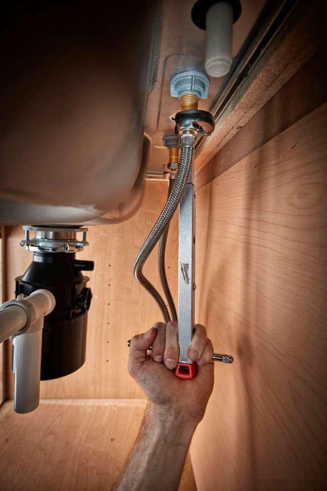 Ключ для гибкой подводки Milwaukee 32 мм 48-22-7001