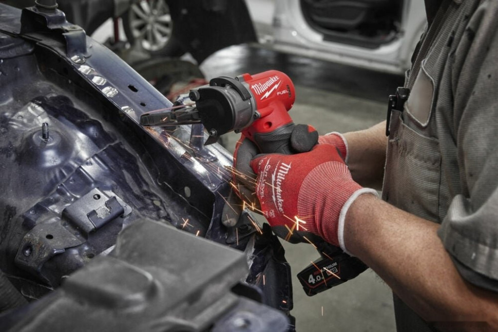 Угловая шлифмашина Milwaukee M12 Fuel FBFL10-402B (с 2-мя АКБ, сумка)