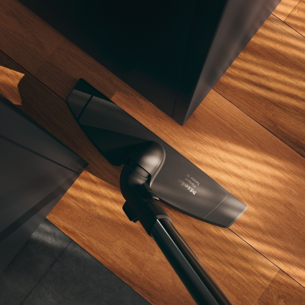 Пылесос Miele Complete C3 Parquet XL SGSF5 (черный)