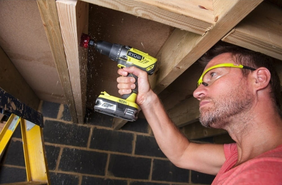 Дрель-шуруповерт Ryobi R18DD3-215S 5133003774 (с 2-мя АКБ, сумка)