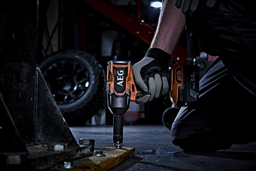 Гайковерт AEG Powertools BSS18MTF12BL-402C 4935479664 (с 2-мя АКБ, кейс)