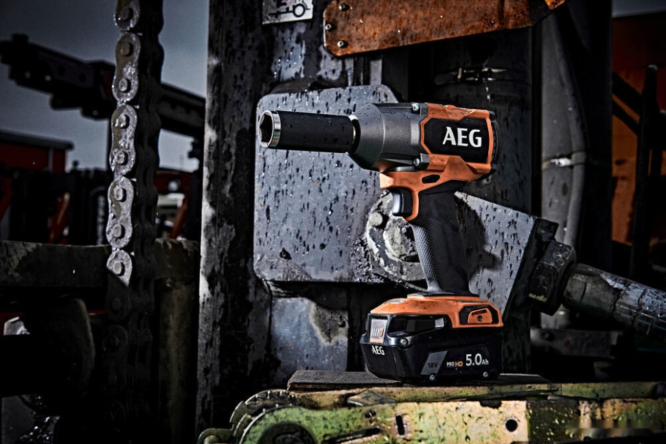 Гайковерт AEG Powertools BSS18MTF12BL-402C 4935479664 (с 2-мя АКБ, кейс)