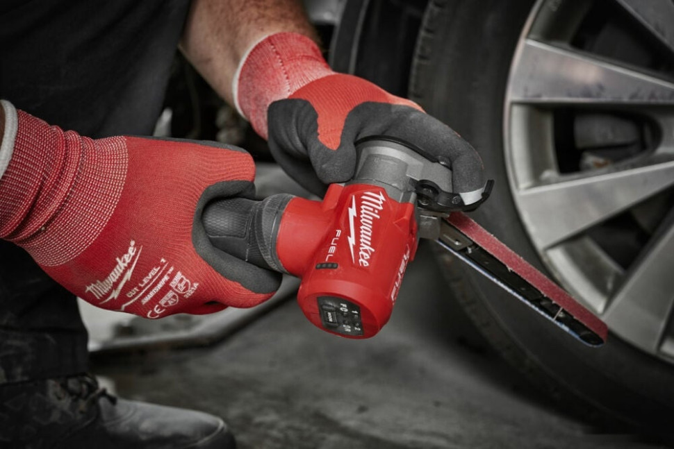 Угловая шлифмашина Milwaukee M12 Fuel FBFL13-0 (без АКБ)