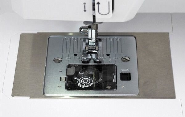 Электромеханическая швейная машина Leader Easy Jeans 35A