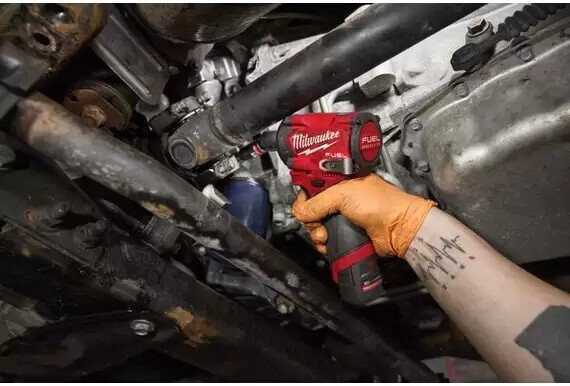 Гайковерт Milwaukee M12 FCIWF38G3-0 Fuel 4933493451 (без АКБ)