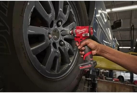 Гайковерт Milwaukee M12 FCIWF38G3-0 Fuel 4933493451 (без АКБ)