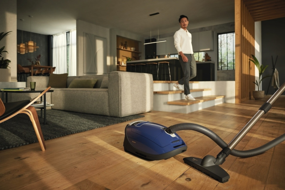 Пылесос Miele Complete C3 Parquet SGSF5 (синий)