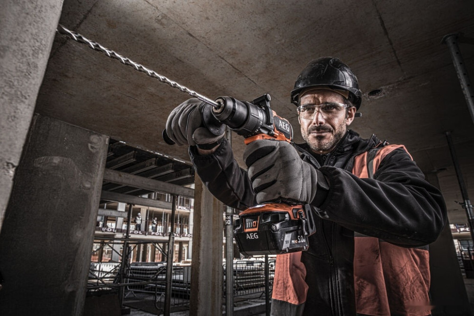 Ударная дрель-шуруповерт AEG Powertools BSB 18C3BL-X02C 4935478937 (с 2-мя АКБ 2 Ач + 4 Ач, кейс)