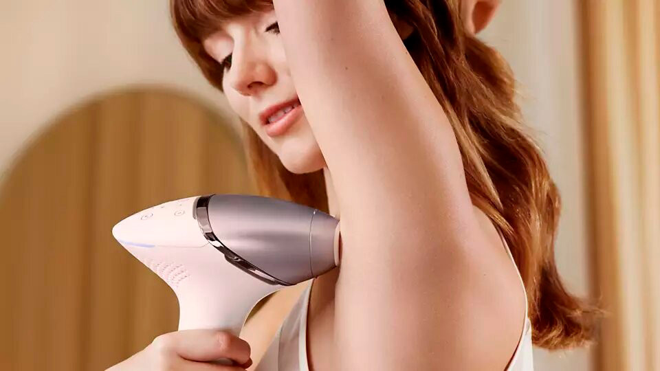 Фотоэпилятор Philips Lumea 9000 BRI958/00