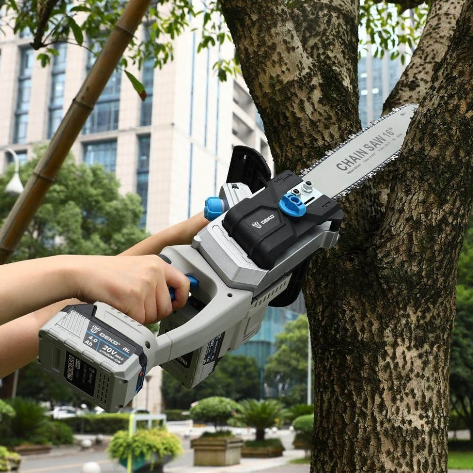 Аккумуляторная пила Deko DKCHS 40 PRO 083-2002 (с 2-мя АКБ)