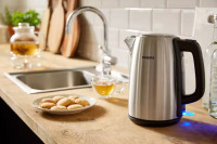 Электрический чайник Philips HD9351/90