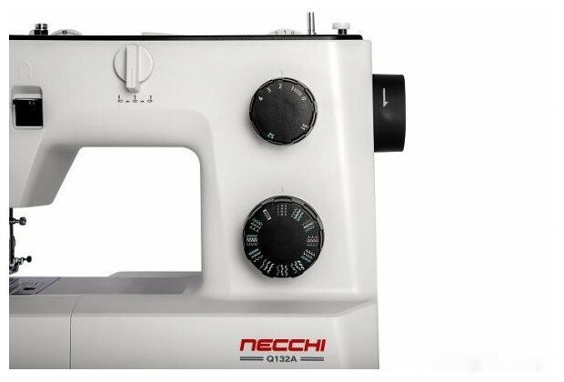 Электромеханическая швейная машина Necchi Q132A