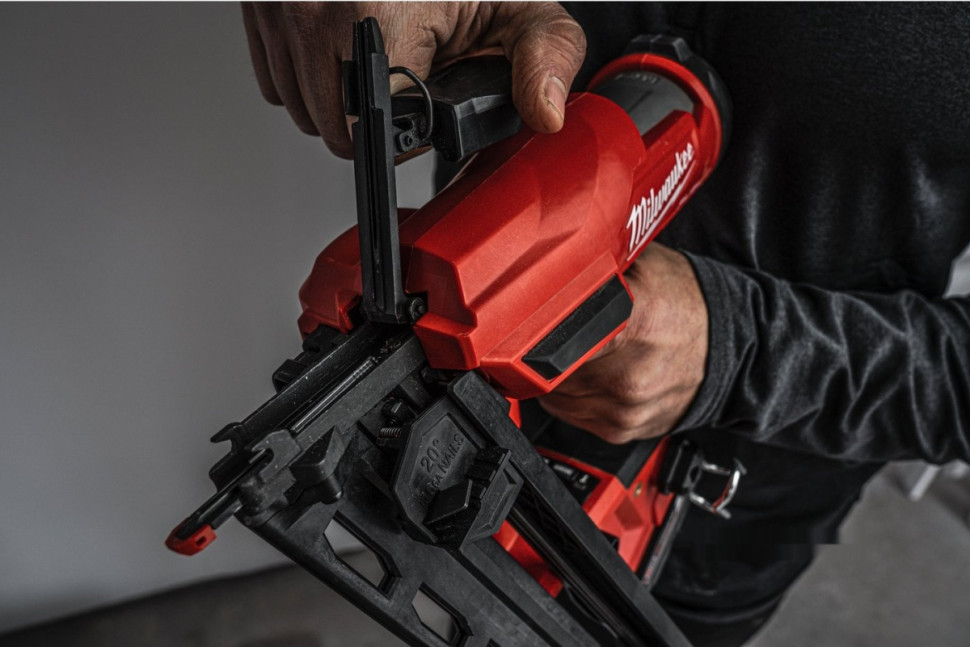 Milwaukee M18 FN16GA-0X Fuel 4933478094 (без АКБ, кейс)