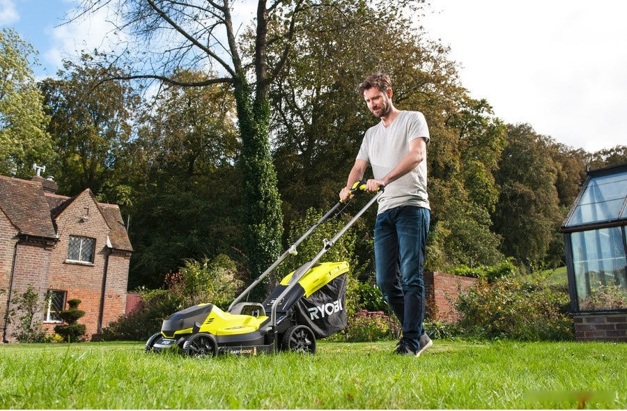 Аккумуляторная газонокосилка Ryobi OLM1833B ONE+ (без АКБ)