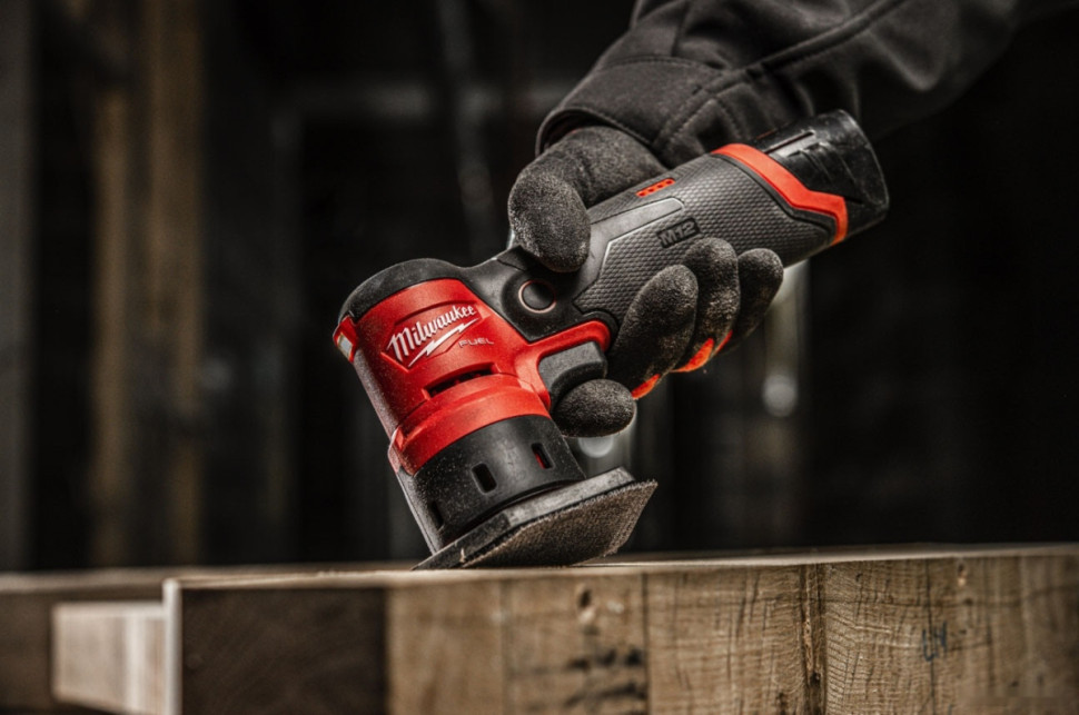 Шлифовальная машина Milwaukee M12FDSS-422X 4933479681 (с 2-мя АКБ 2 Ач, 4 Ач)