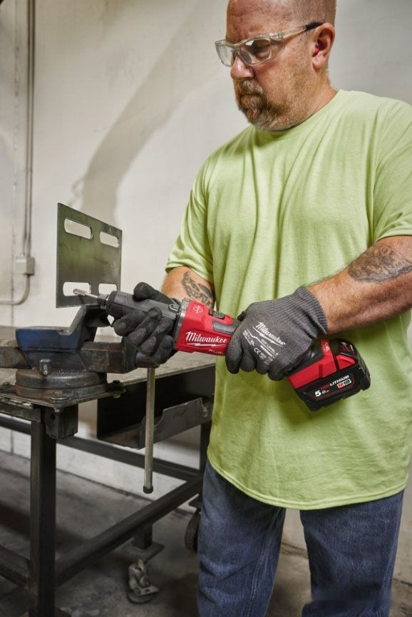 Шлифовальная машина Milwaukee M18 FDGRB-0X 4933480953 (без АКБ, кейс)