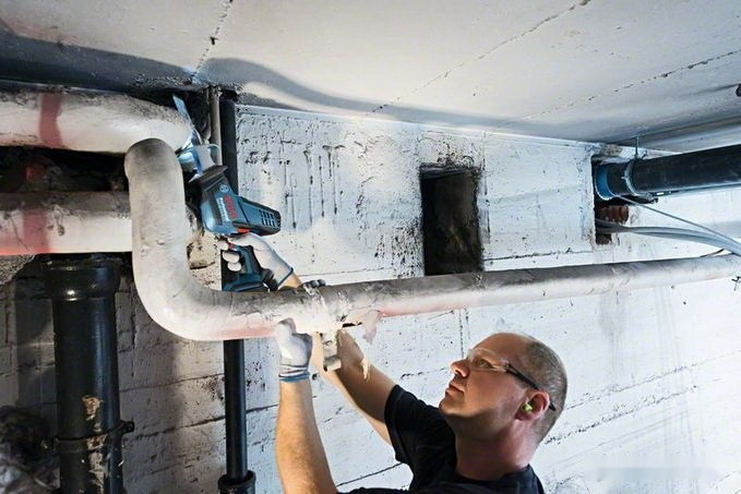 Сабельная пила Bosch GSA 18 V-LI C Professional 0615990M3Y (с 1-им АКБ 4 Ah)