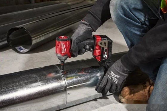 Винтоверт Milwaukee M18 FID2-0X 4933464088 (с 2-мя АКБ, кейс)