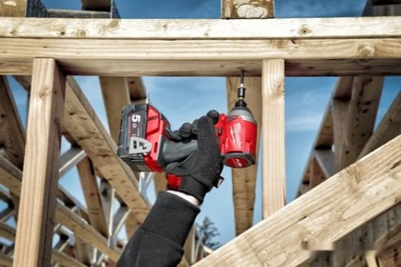 Винтоверт Milwaukee M18 FID2-0X 4933464088 (с 2-мя АКБ, кейс)