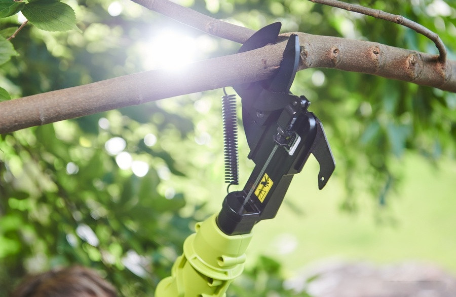 Секатор Ryobi OLP1832BX (без АКБ)