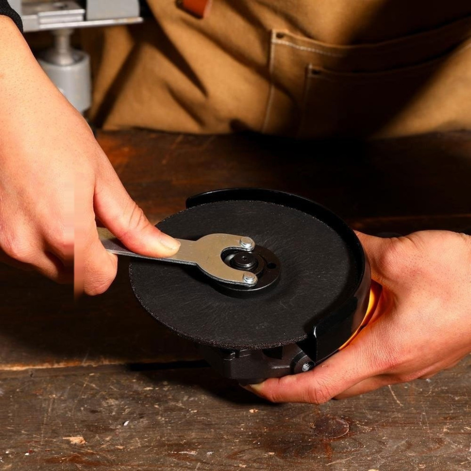 Угловая шлифмашина Deko DKAG-125 083-1064 (с 2-мя АКБ)