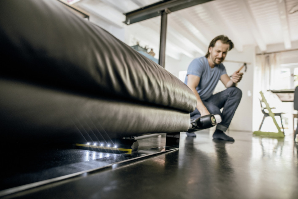 Пылесос Karcher VC 6 Cordless Premium ourFamily 1.198-680.0