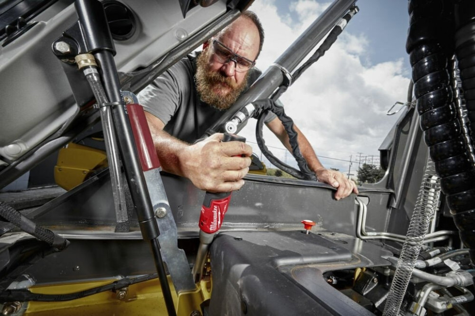 Трещотка Milwaukee M12 FUEL M12FHIR14LR-0 4933480790 (без АКБ)