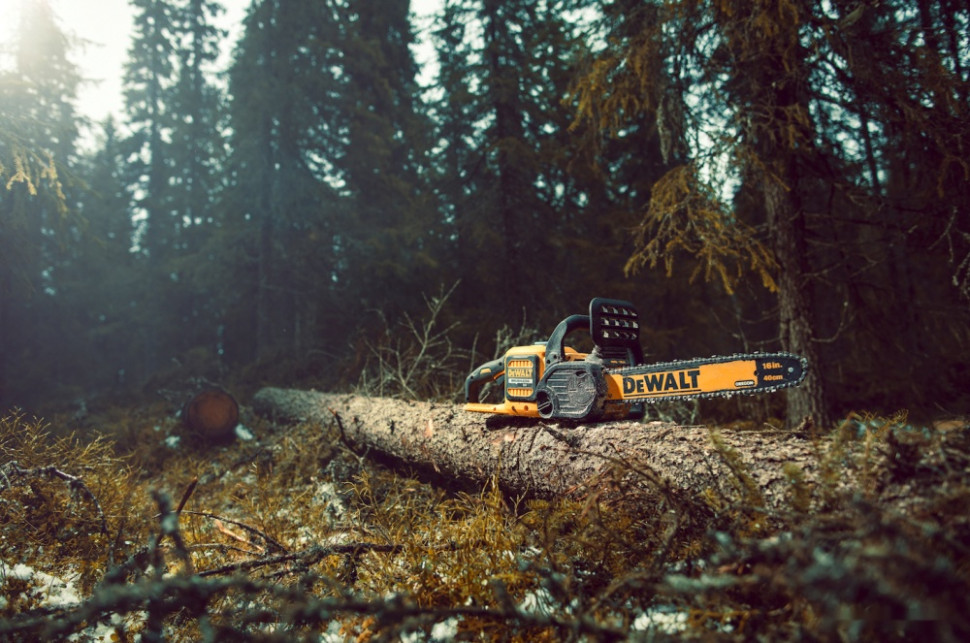 Аккумуляторная пила DeWALT DCM575N-XJ (без АКБ)