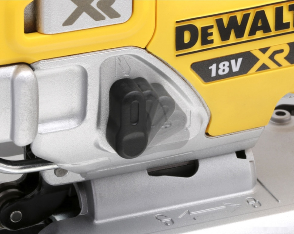 Лобзик DeWALT DCS334N-XJ