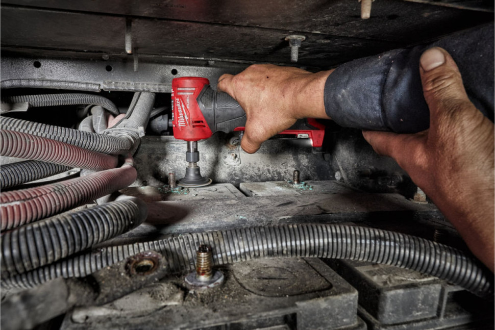 Угловая шлифмашина Milwaukee M12 FUEL FDGA-0 4933471438 (без АКБ)