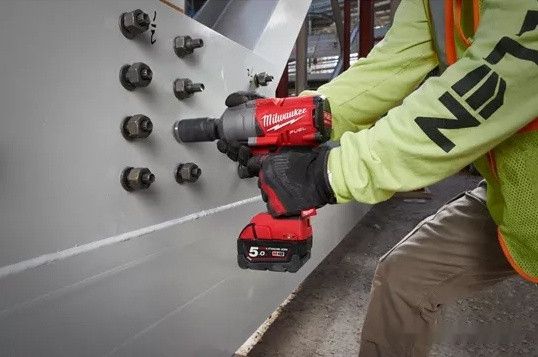 Гайковерт Milwaukee M18 FHIWP12-0X Fuel 4933459692 (без АКБ, кейс)