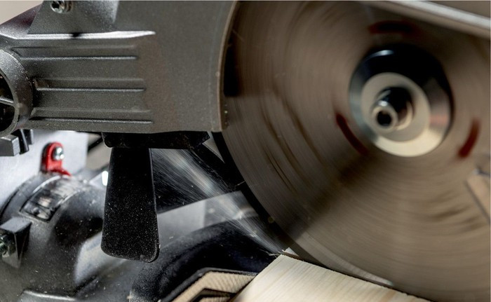 Дисковая (циркулярная) пила Metabo KS 216 M 610216000