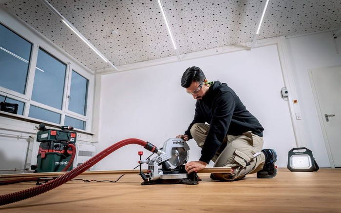 Дисковая (циркулярная) пила Metabo KS 216 M 610216000