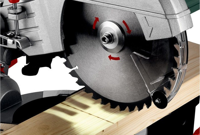 Дисковая (циркулярная) пила Metabo KS 216 M 610216000