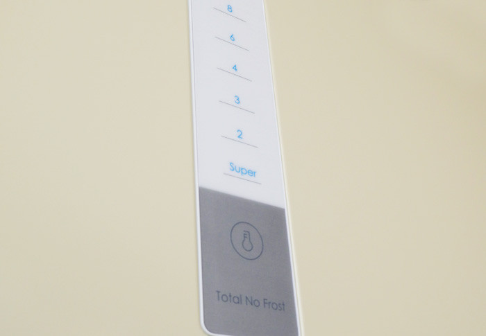 Холодильник с морозильником CENTEK CT-1732 NF(Beige)