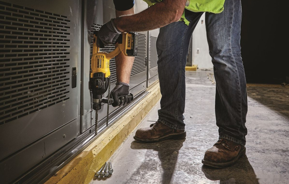 Перфоратор DeWALT DCH133N (без АКБ)