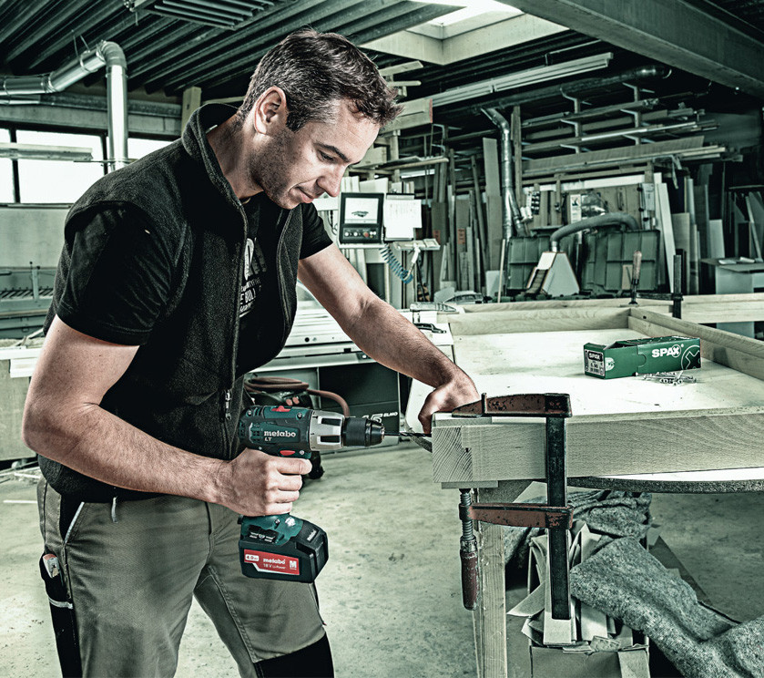 Дрель ударная Metabo SB 18 LT Compact