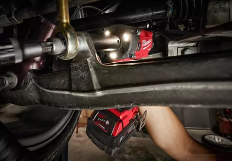 Гайковерт Milwaukee M18 FIW2P12-502X 4933478447 (с 2-мя АКБ, кейс)