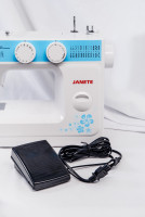 Электромеханическая швейная машина Janete 989 (голубой)