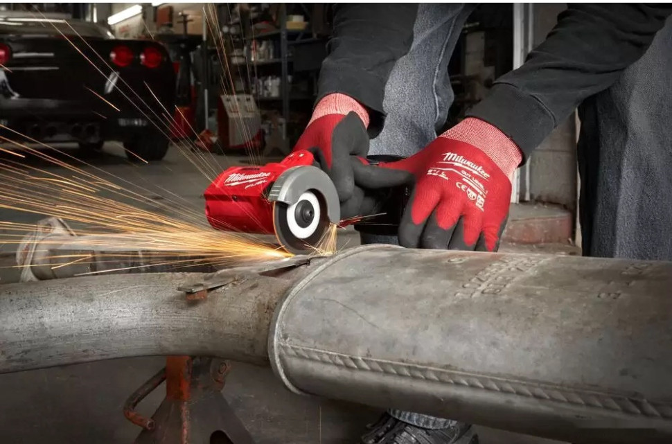 Монтажная (отрезная) пила Milwaukee M12 FCOT-422X Fuel 4933464619 (с 2-мя АКБ, кейс)