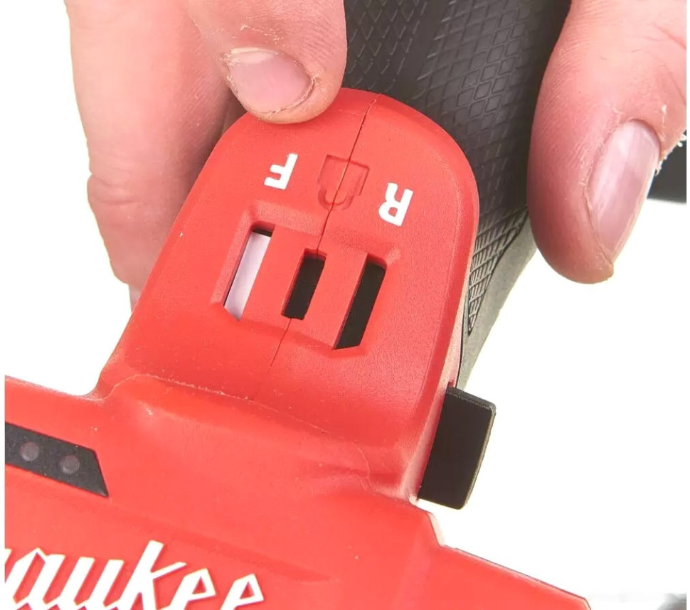 Монтажная (отрезная) пила Milwaukee M12 FCOT-422X Fuel 4933464619 (с 2-мя АКБ, кейс)