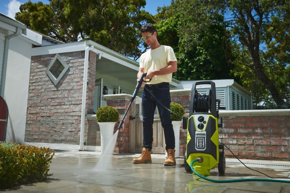 Мойка высокого давления Ryobi RPW150XRB