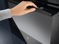 Духовой шкаф Electrolux SteamBake 600 KODFC77H