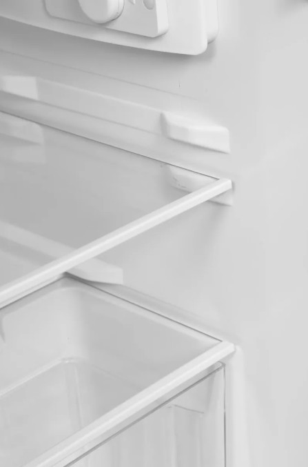 Однокамерный холодильник Hyundai CO15051A (белый)