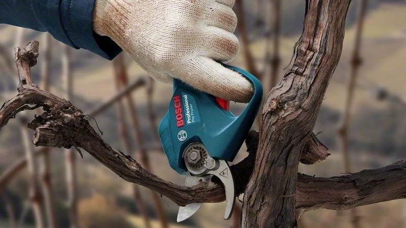 Секатор Bosch Pro Pruner Professional 06019K1021 (с 2-мя АКБ)