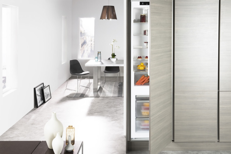 Холодильник с нижней морозильной камерой Whirlpool ART 9810/A+